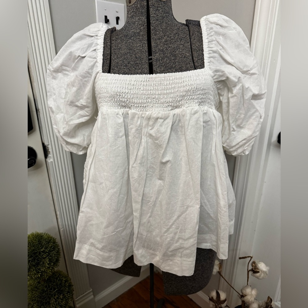 Women’s English Factory Cotton Top With Ruching and Puff Sleeves size Large